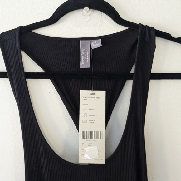 Sweaty Betty Weekend Twist Back Dress - Picture 3 of 10